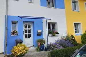 Wo Familienglück wohnt: Charmantes Reihenmittelhaus mit Garten – Die vollständige Adresse der Immobilie erhältst du vom Anbieter., 87600 Kaufbeuren (Kernstadt), Kaufbeuren – Vorschaubild 1