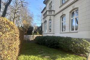 Hollenders Immobilien: Ein Zuhause für Generationen - Exklusive freistehende Villa mit großem Garten