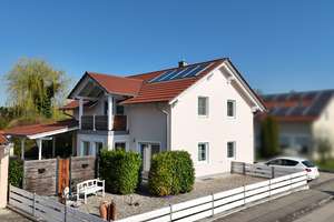 Modernes, sonniges EFH mit Sichtdachstuhl & eingewachsenem Garten – Ruhe & Privatsphäre – Die vollständige Adresse der Immobilie erhältst du vom Anbieter., 84547 Emmerting – Vorschaubild 1