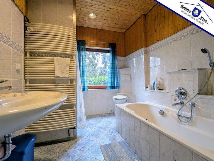 Immobilie in Walsrode - Historischer Charme trifft modernen Wohnkomfort: Großzügiges Anwesen mit Biotop, Stall und Scheune - Bild 4