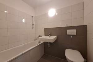 Dein eigenes Reich – Stilvoll wohnen für Singles und Paare ohne WBS – Senftenberger Ring 42 d, 13435 Märkisches Viertel, Berlin – Vorschaubild 2