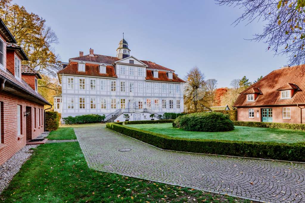 Immobilie in Lüdersburg - Schlossromantik auf kleinem Raum – stilvolle 1-Zimmer-Wohnung - Bild 0