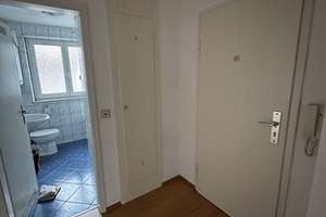 Helle 3-Zimmer-Wohnung mit Balkon in ruhiger Lage – Die vollständige Adresse der Immobilie erhältst du vom Anbieter., 70435 Zuffenhausen-Schützenbühl, Stuttgart – Vorschaubild 2