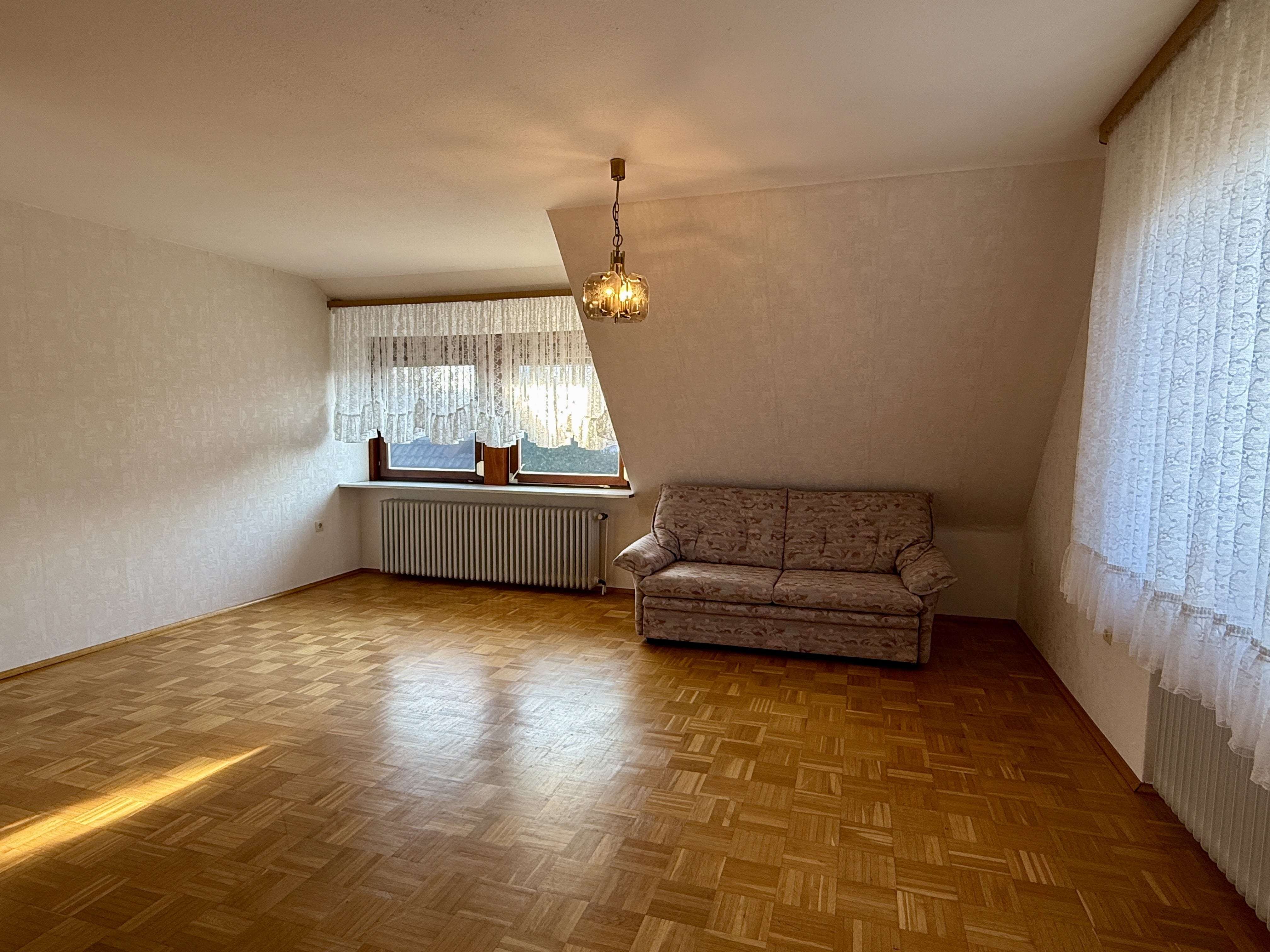 Immobilie in Hude (Oldenburg) - Zweifamilienhaus mit großem Grundstück und viel Nutzfläche - Bild 6