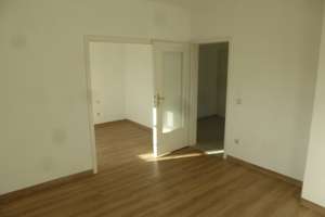 Preiswerte, helle, ruhige 2-Zimmer-DG-Wohnung mit EBK in Geithain – August-Bebel-Straße 2, 4643 Geithain – Vorschaubild 3