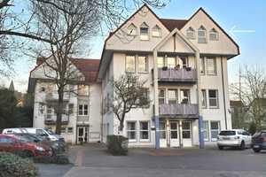 Lichtdurchflutete und geräumige 4-Zimmer-Wohnung zentral in Enger