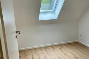 Neubau Doppelhaushälfte in schöner Lage - 4 Zimmer zzgl. ausgebauten Dachboden und Garten! – Brookweg 34b, 21465 Wentorf bei Hamburg – Vorschaubild 15