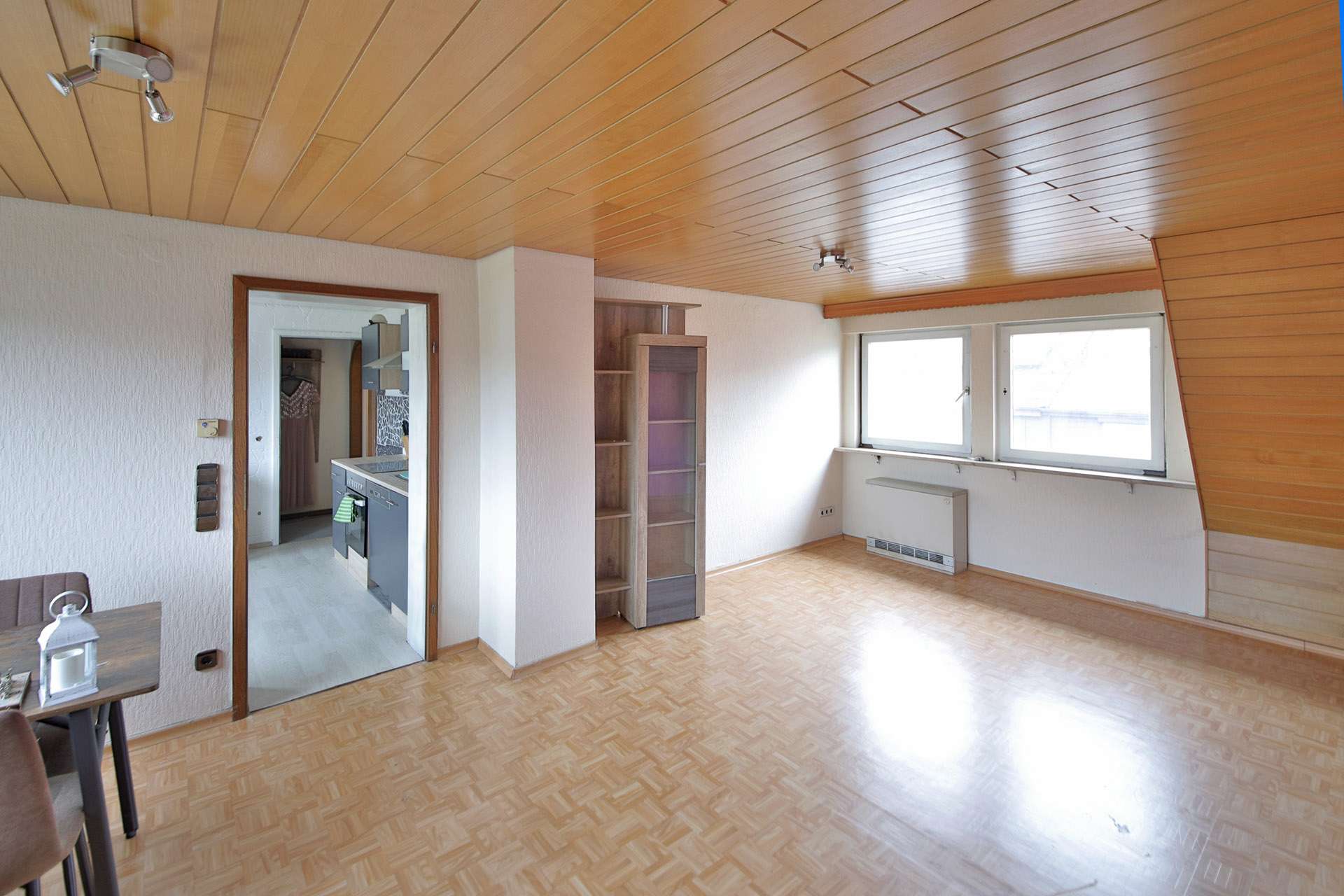 Immobilie in Keltern - Ihr Zuhause mit Perspektive: Charmante Doppelhaushälfte mit Garten in Keltern-Weiler - Bild 3