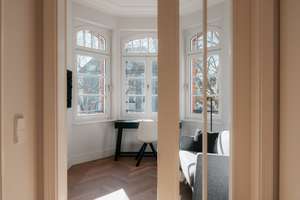 Exklusive Neubauwohnung in Bestlage von Düsseltal: 5 Zimmer, EBK, Aufzug und TG