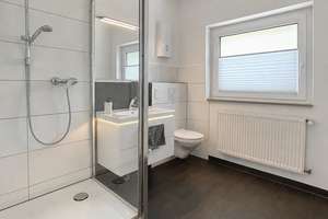 Wohnen am Wohnen am Waldrand: Charmante 4-Zimmer-Maisonette,  2 Bäder, Garage u. Stellplatz – Die vollständige Adresse der Immobilie erhältst du vom Anbieter., 42897 Lennep West, Remscheid – Vorschaubild 2