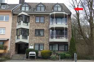 Aachen-Laurensberg! Elegante Dachgeschosswohnung mit ausgebauten Spitzboden und Stellplatz.