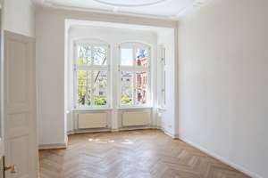 Eleganter Altbauklassiker in Steglitz: Großzügige 4-Zimmer-Wohnung mit historischem Stuck & Garten