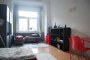 Helle möblierte 1-Zimmer-Wohnung mit Balkon in Friedrichshain – Die vollständige Adresse der Immobilie erhältst du vom Anbieter., 10247 Friedrichshain, Berlin – Vorschaubild 1
