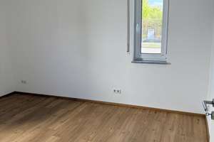 Hochwertige attraktive 3-Zimmer Erdgeschosswohnung in Ingolstadt (Gerolfing) von Privat zu verkaufen – Dürrenseestraße -, 85049 West, Ingolstadt – Vorschaubild 3