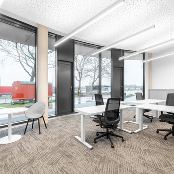 Privater Büroraum für 5 Person in Regus Theo 105