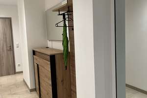 Neues Kapitel in Neuching: Helle möblierte 2-Zimmer-Wohnung mit Terrasse – Weidenweg 1a, 85467 Neuching – Vorschaubild 11
