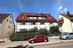 Lichtdurchflutete 3-Zimmer-Wohnung mit West-Balkon und privatem Gartenanteil in S-Obertürkheim!