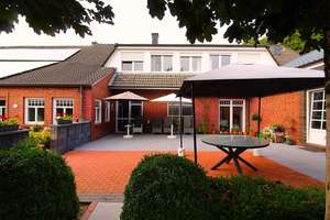 Haus der tausend Möglichkeiten: Sehr großes, sehr individuelles Wohn- und Geschäftshaus inkl. separa – Die vollständige Adresse der Immobilie erhältst du vom Anbieter., 26409 Wittmund – Vorschaubild 2