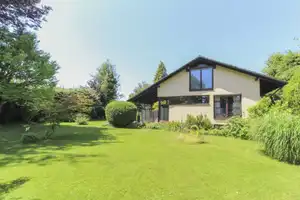 Neue Luftwärmepumpe und überwiegend Fußbodenheizung - Exklusives Architektenhaus mit Traumgarten! – Rosenheim (Kreis) – Vorschaubild 16
