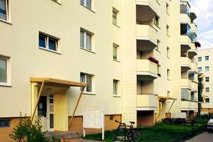 Kleine räumliche Wohnung für Singles und Studenten – Biesenbrower Str. 40, 13057 Neu-Hohenschönhausen, Berlin – Vorschaubild 1