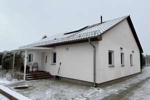 PROVISIONSFREI |Bungalow mit Solaranlage und großem Grundstück! – Die vollständige Adresse der Immobilie erhältst du vom Anbieter., 15859 Storkow (Mark) – Vorschaubild 1