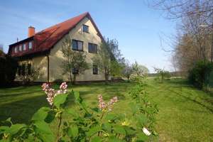 Großzügiges Einfamilienhaus mit großen Garten und modernem Wohnkomfort – Die vollständige Adresse der Immobilie erhältst du vom Anbieter., 15910 Rietzneuendorf-Staakow – Vorschaubild 2