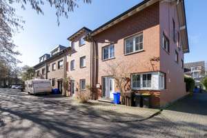 Attraktives Reihenendhaus mit Einliegerwohnung und eigenem Garten