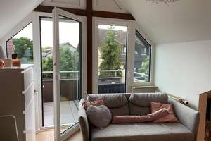 Lichtdurchflutete 1,5 Zimmer Dachgeschosswohnung in ruhiger Lage von Sandhausen. – Waldstraße 62, 69207 Sandhausen – Vorschaubild 1