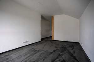 Günstige, neuwertige 5-Zimmer-Doppelhaushälfte mit geh. Innenausstattung und EBK – Pforzheim – Vorschaubild 4