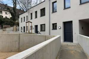 Innenhof | gemütliches Reihenhaus 4-Zi (E1) mit eigenem Garten und Gäste-WC | ab sofort verfügbar! – Waldhausener Straße 130-165, 41061 Gladbach, Mönchengladbach – Vorschaubild 2
