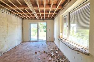 Ihr Zuhause, Ihre Ideen, Ihr Projekt -
Freistehendes Einfamilienhaus in bester Lage zur Sanierung – Die vollständige Adresse der Immobilie erhältst du vom Anbieter., 26127 Dietrichsfeld, Oldenburg (Oldenburg) – Vorschaubild 3