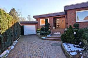 Sonnendurchfluteter Flachdachbungalow mit großer Garage in ruhiger Sackgassenendlage in Rendsburg – Rendsburg-Eckernförde (Kreis) – Vorschaubild 1