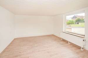 Sibbesse-Almstedt: Einfamilienhaus. Modernes OG, renovierungsbedürftiges EG – Die vollständige Adresse der Immobilie erhältst du vom Anbieter., 31079 Almstedt – Vorschaubild 5