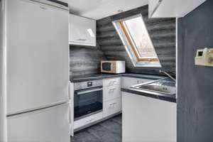 Lichtdurchflutete DG-Wohnung mit ausgebautem Dachboden – Die vollständige Adresse der Immobilie erhältst du vom Anbieter., 70469 Bahnhof Feuerbach, Stuttgart – Vorschaubild 6