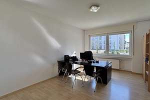 Gepflegte 4 Zi. Wohnung inkl. 2 Stellplätzen - zentrale Wohnlage  – 63069 Bieberer Berg, Offenbach am Main – Vorschaubild 10
