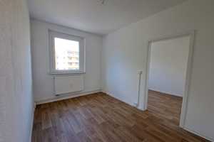 Aufgepasst 4-Raum Wohnung - Kreative Mieter gesucht! Renovierungsgutschein geschenkt! – Lunochodstr. 63, 39118 Magdeburg – Vorschaubild 6