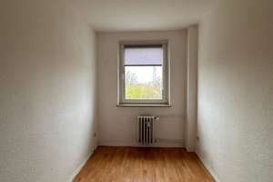Schöne 3-Zimmer-Wohnung mit Balkon und Küche | 59 m² | ruhige Lage – Straße d. OdF 16, 6237 Spergau – Vorschaubild 5