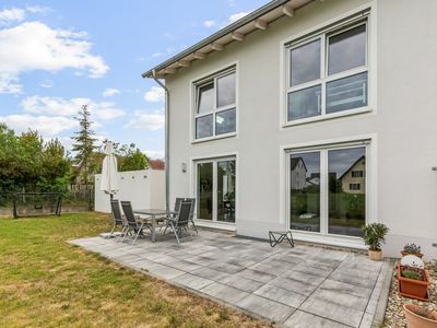 Neuwertige moderne Doppelhaushälfte vermietet in Tegernheim
