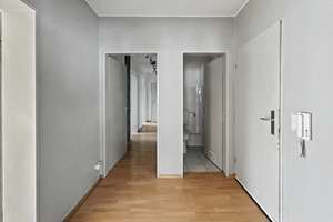 Viel Platz für die Familie: Helle 4-Zimmer-Wohnung mit Balkon und Garage in Leverkusen-Opladen! – Die vollständige Adresse der Immobilie erhältst du vom Anbieter., 51379 Opladen, Leverkusen – Vorschaubild 2