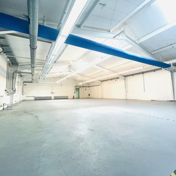 Lagerhalle mit Werkräumen in Duisburg | moderne Ausstattung | exklusiv über RUHR REAL