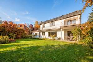 Sonnenhaus mit viel Freiraum für Leben und Arbeiten in Toplage von Zehlendorf