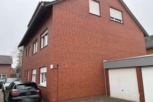 Kapitalanleger aufgepasst: MFH in Vechta
Mehrfamilienhaus mit 3 Wohnungen  – Die vollständige Adresse der Immobilie erhältst du vom Anbieter., 49377 Vechta – Vorschaubild 4