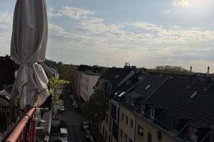 Dachgeschoss-Traum in Sülz – Maisonettewohnung mit Balkon & Charme und Garage