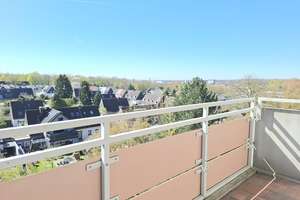 Mit Blick über Recklinghausen!
Helle Mietwohnung mit Südbalkon und Einbauküche in Recklinghausen-Os – Die vollständige Adresse der Immobilie erhältst du vom Anbieter., 45665 Ostviertel, Recklinghausen – Vorschaubild 2