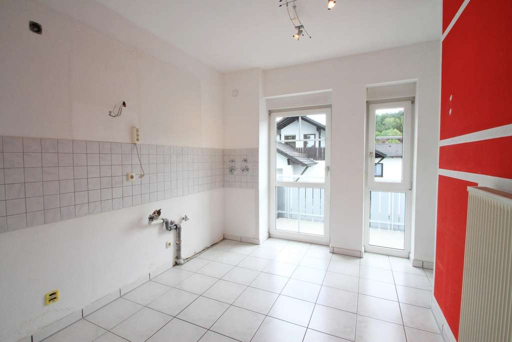 Immobilie in Thannhausen - Ansprechende 2-ZKB in Split-Level-Bauweise mit Blick ins das Mindeltal - Bild 3