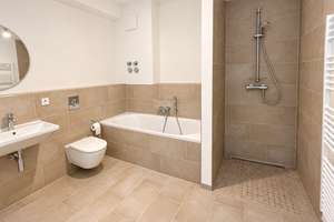 Exklusive Neubauwohnung am Cospudener See: Stilvolles 2-Zimmer-Domizil mit Balkon, Parkett und Ti... – 4416 Markkleeberg – Vorschaubild 3