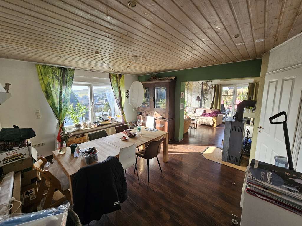 Immobilie in Freudenberg - Gemütliches Einfamilienhaus in sonniger Lage mit großer Terrasse, XL-Garage und schönem Fernblick - Bild 4