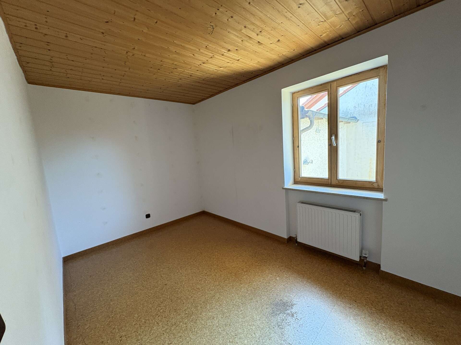 Immobilie in Mallersdorf-Pfaffenberg - Gepflegtes Einfamilienhaus mit Wintergarten in ruhiger Lage - Bild 4