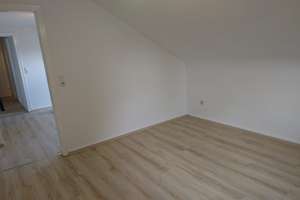 Helle und gemütliche 2-Zimmer Dachgeschosswohnung in wunderschönem Altbau – Industriestraße 51, 47803 Kempener Feld/Baackeshof, Krefeld – Vorschaubild 14