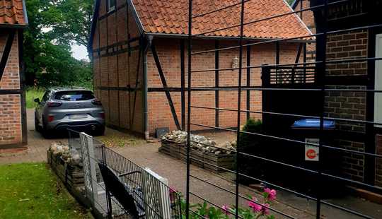 Bild von Gemütliches Reihenendhaus im Fachwerkstil im Grünen
